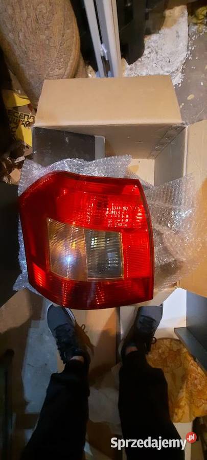 toyota corolla E12 lampa tył lewa i prawa Opole sprzedam