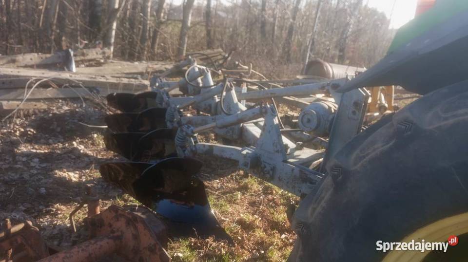 Pług 4 skibowy na zabezpieczeniu hydraulicznym Zgierz