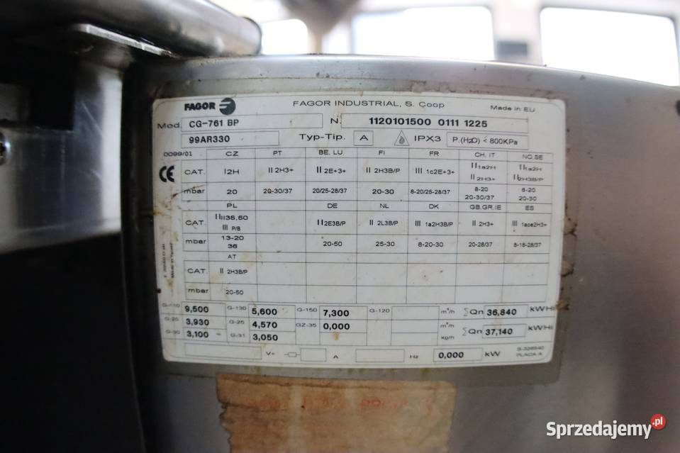 Kuchnia gazowa 6palnikowa z piekarnikiem gazowym Pszczyna sprzedam