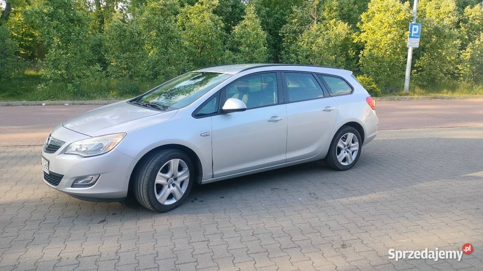 Opel Astra J 2011R srebrny Samochody osobowe Sulechów