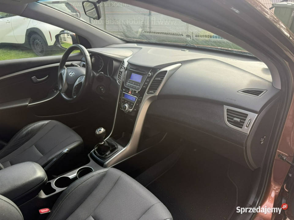 Hyundai i30 14 Benzyna Serwisowany Gwarancja światła LED świętokrzyskie Piekoszów sprzedam