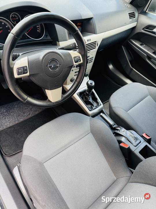 Opel Astra H 16 105 zadbane wnętrze brak korozji Mielec