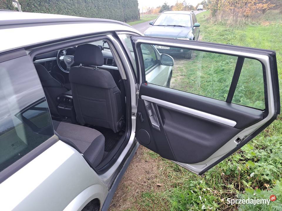 Elegancki Opel Vectra C Kombi 19 Diesel 2005 wspomaganie kierownicy Lędziny