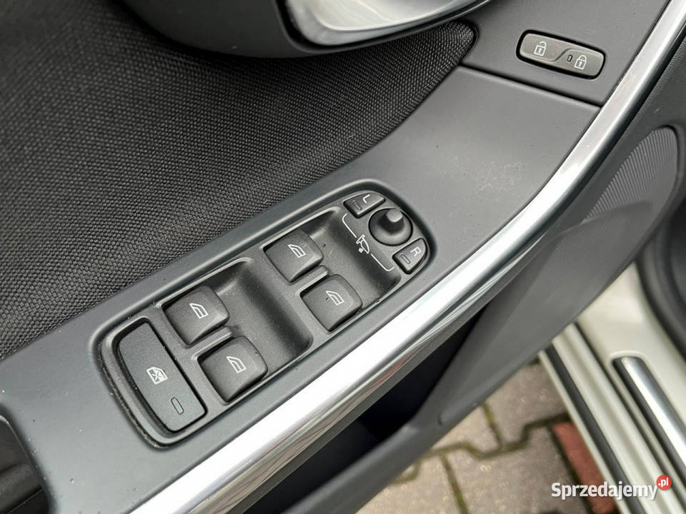 Volvo V60 T4 180 Automat Podgrzewane fotele Hak Rok produkcji 2011 Lipówki sprzedam