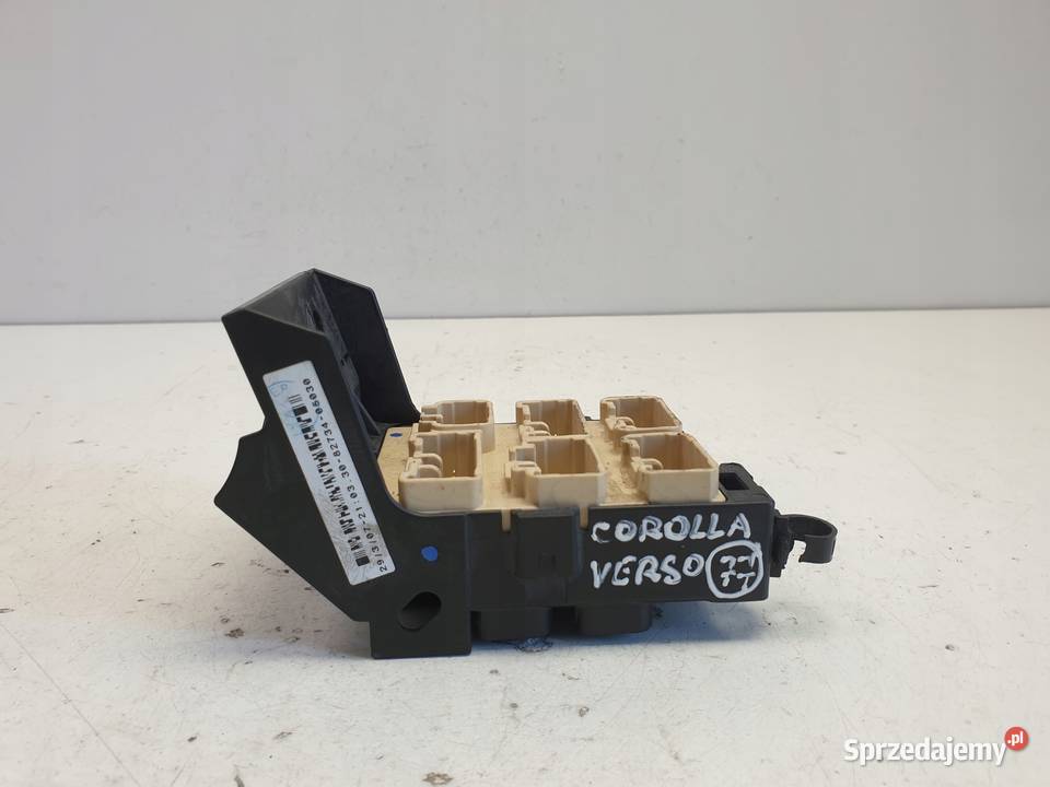 Corolla Verso II 22 D4D SKRZYNKA BEZPIECZNIKÓW osobowe Rudka
