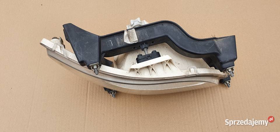 DAF XF 106 HALOGEN PRAWY PRZECIWMGIELNY LAMPA lampy przednie