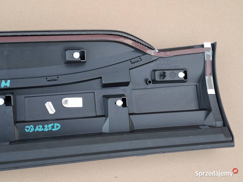 AUDI Q7 4M LISTWA NAKŁADKA DRZWI PRAWY TYŁ PRAWA Listwy i nakładki Bieleń