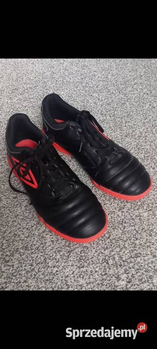 Buty sportowe Umbro 43 Turfy Halówki Małkinia Górna sprzedam