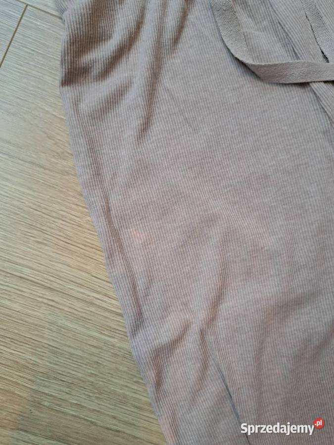 Beżowe spodnie prążkowane HM rozmiar XS Piżamy i szlafroki pomorskie Trąbki Wielkie sprzedam