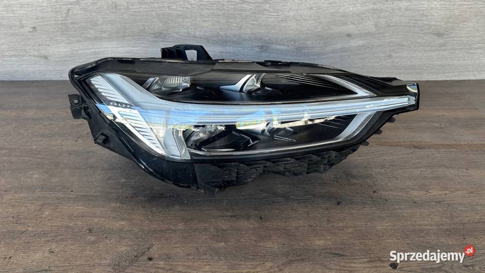 volvo XC60 2 II lampa prawa przód przednia MID Lampy przednie Gorzów Wielkopolski