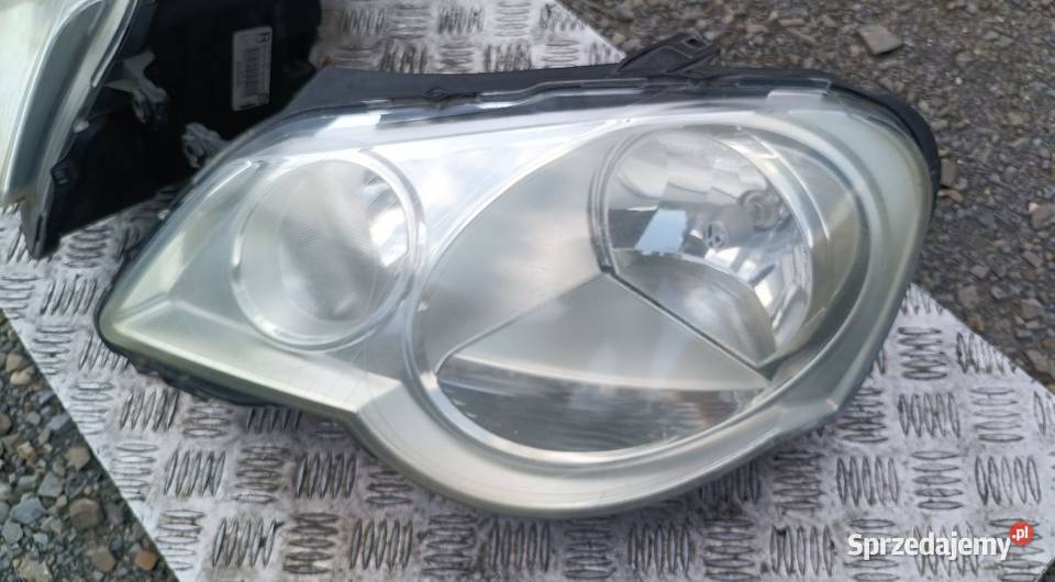 Lampa prawa lewa przednia przód VW Polo 9N lift sprzedam