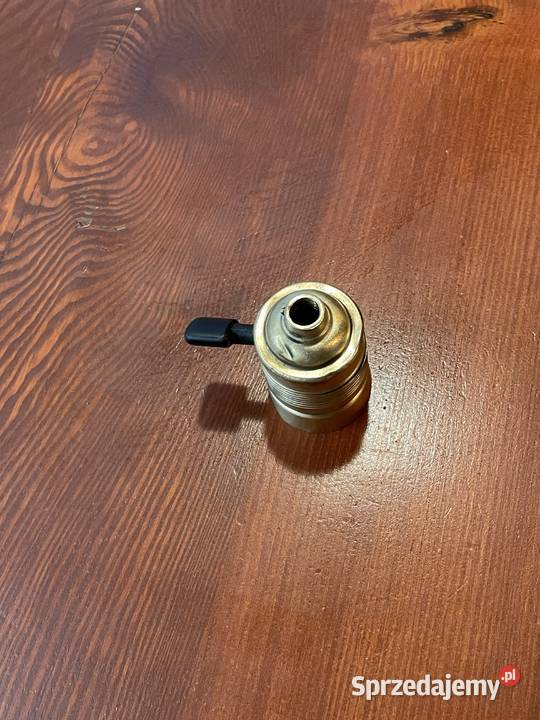 Stara oprawka mosiężna z wyłącznikiem E27 Chudów