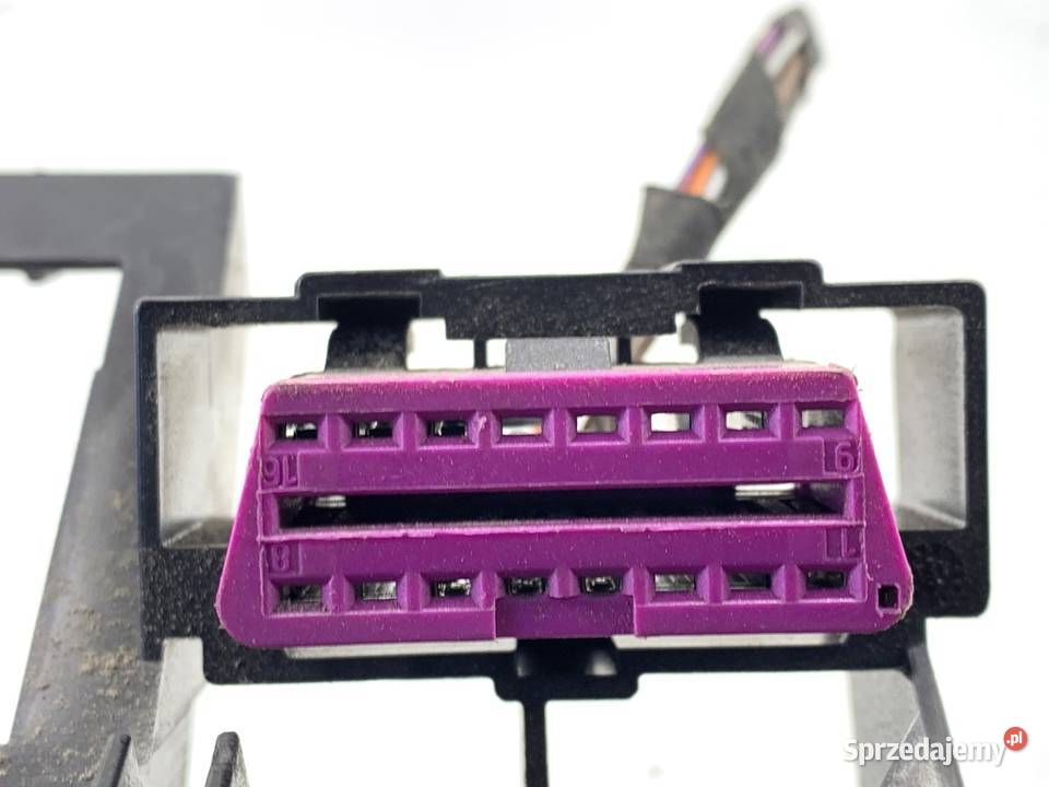 SKRZYNKA BEZPIECZNIKÓW VW TIGUAN SUV 0718 20 110 podkarpackie sprzedam