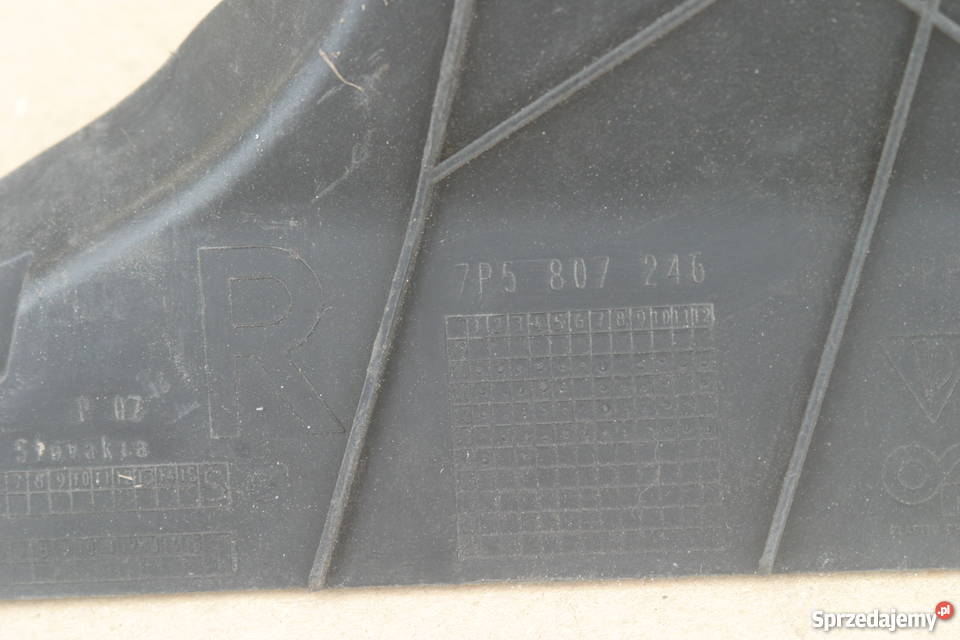 PORSCHE CAYENNE ŚRODKOWA KRATKA ZDERZAKA Pozostałe Bieleń