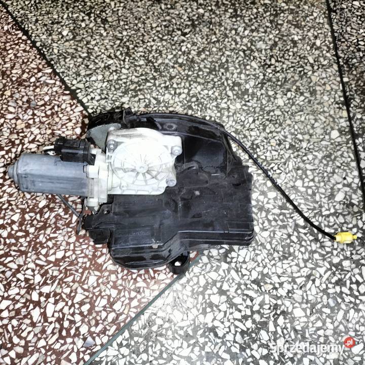 Zamek drzwi prawy przód SOFT CLOSE BMW E65 E66 Poręba