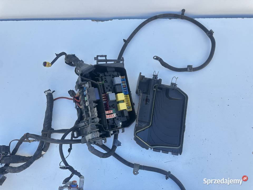 MERCEDES W117 CLA SKRZYNKA BEZPIECZNIKÓW Międzychód sprzedam
