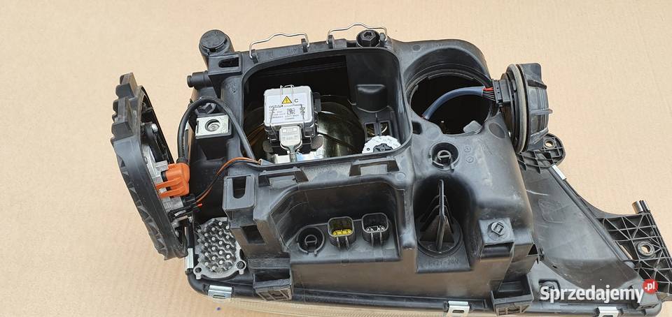 MAN TGX TGS REFLEKTOR LEWY LAMPA LEWA XENON Lewe Bieleń
