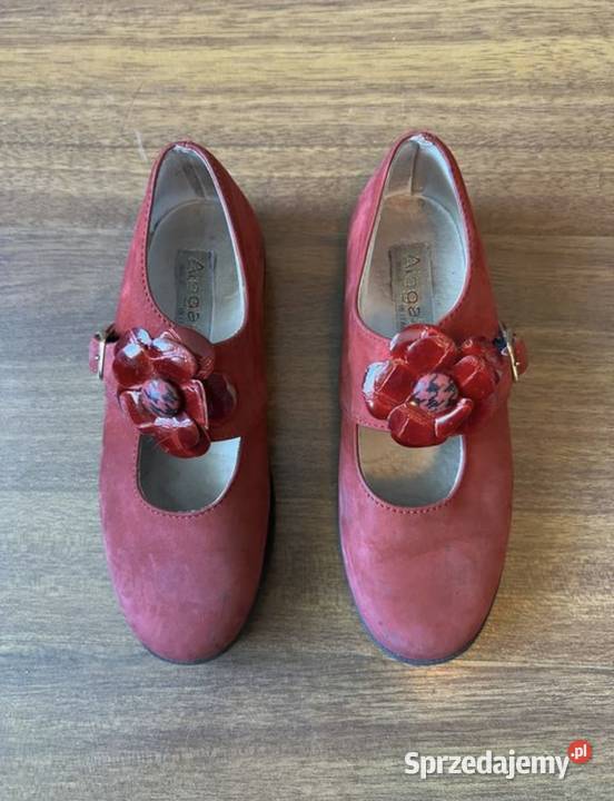 Czerwone zamszowe dziewczęce buciki Trzewiki i półbuty kujawsko-pomorskie