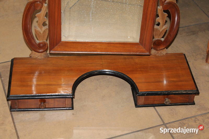 Drewniana toaletka 102