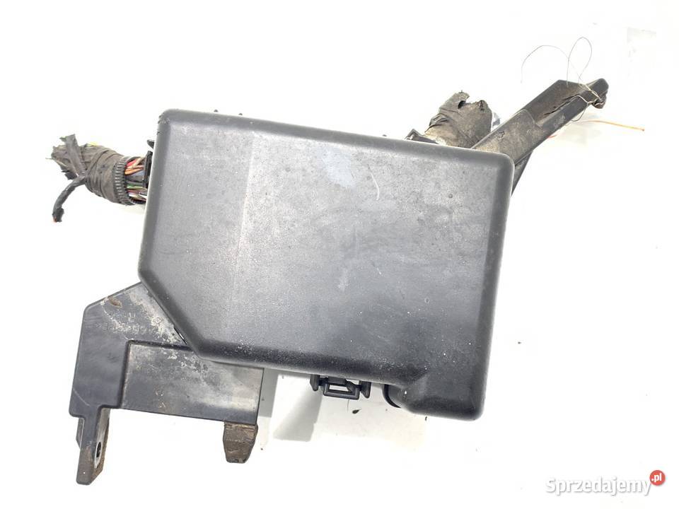 SKRZYNKA BEZPIECZNIKÓW SUZUKI SX4 Hatchback 19