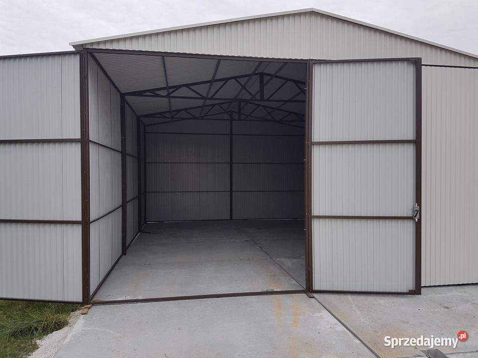 Blaszana hala 68m biała brama dwuskrzydłowa
