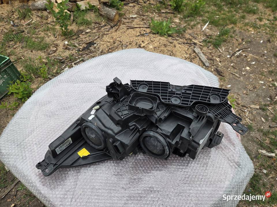 Lampa prawa prawy przód przednia Ford Kuga II osobowe