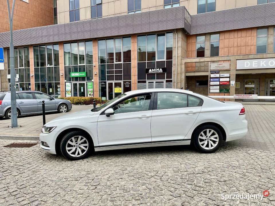Passat B8 Sedan Biały Salon Polska Niski 4/5 świętokrzyskie Kielce