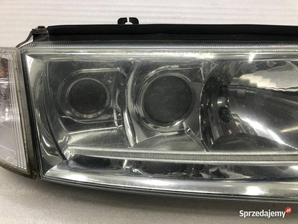 LAMPA PRAWY PRZÓD 1U1941016G XENON SKODA OCTAVIA