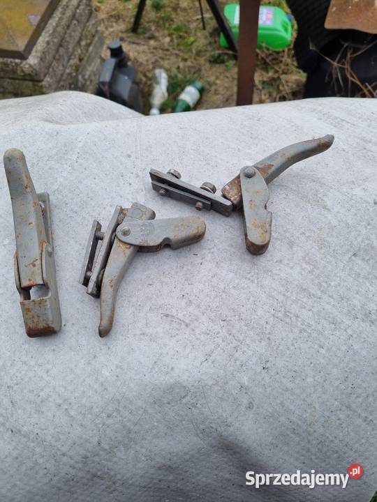 Sprzedam uchwyty pokrywy silnika do Stara 28 i Bełchatów