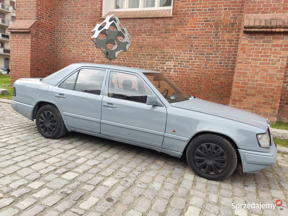 MERCEDES 124 sedan 1988 poj 23 benzgaz Skrzynia 304000km Elbląg sprzedam