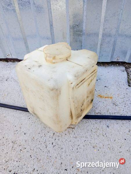 Zbiorniczek spryskiwacza z pompką MTZ Sędziszów