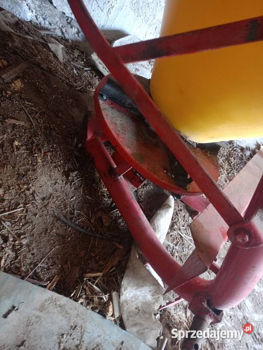 Rozsiewacz lejek nieuszkodzony lubelskie Kąkolewnica