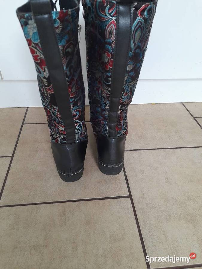Sprzedam damskie kozaki w stylu vintage Damskie