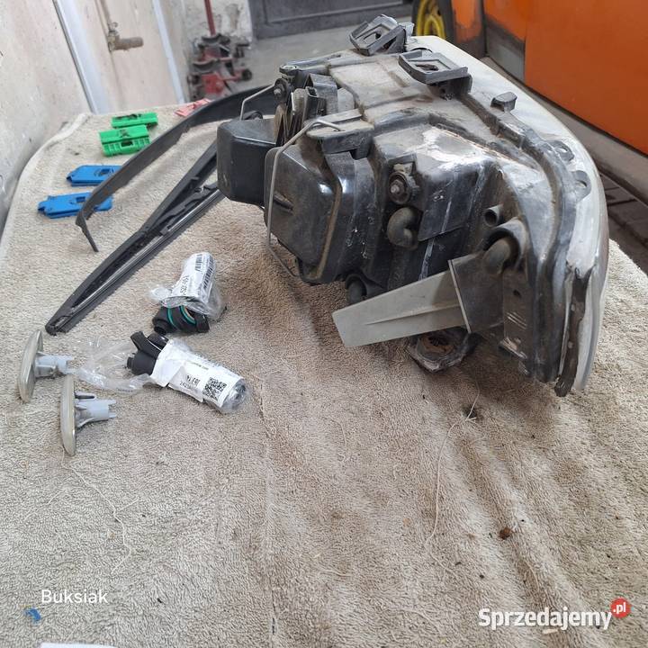 Lampa przednia lewa Audi A6c5 z 1999r Piaseczno