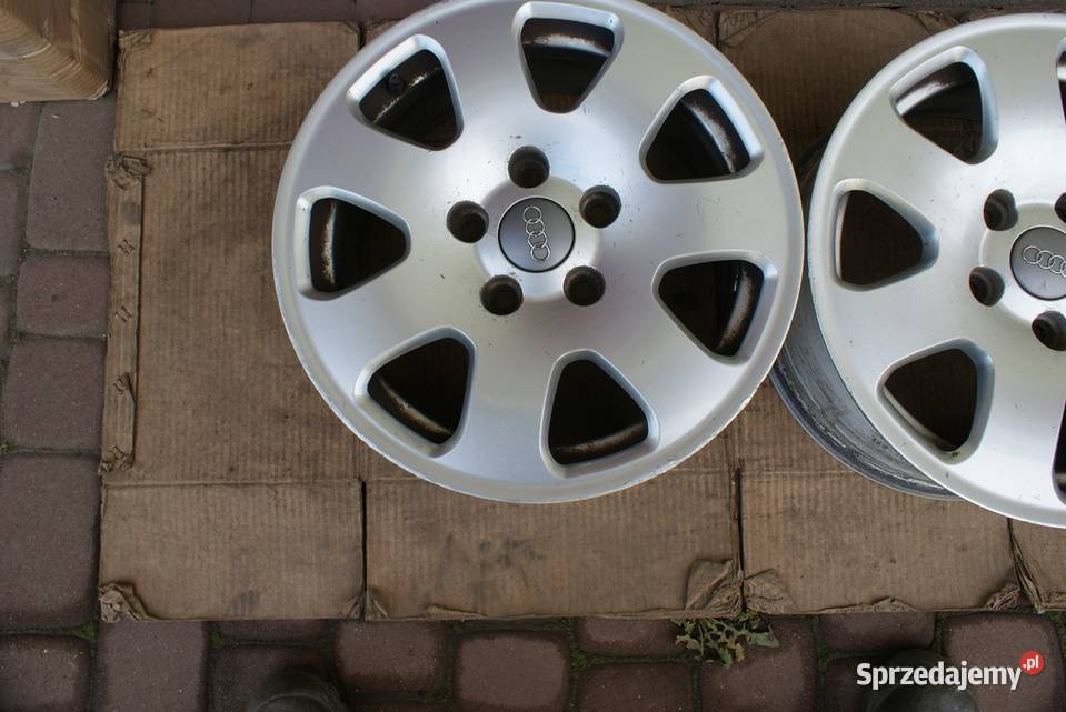 Felgi Alu oryginalne Audi 7Jx15 rozstaw Nozdrzec