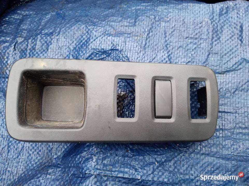 Dacia Duster schowek ramka panel 251638577R