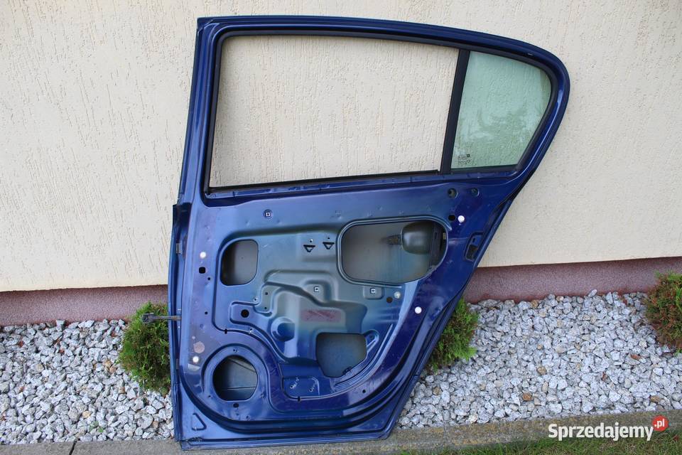 DRZWI PRAWY TYŁ Z21B OPEL ASTRA H HB 5D osobowe sprzedam