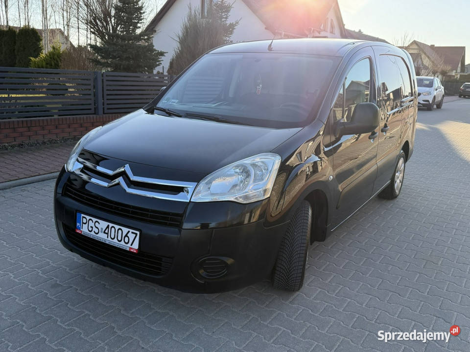 Citroen Berlingo Citroen Berlingo Maxi long Rok produkcji 2010 Gostyń