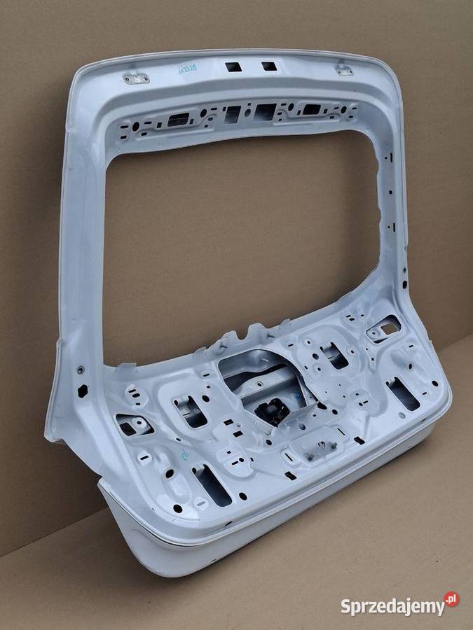 CUPRA LEON 2025 KLAPA BAGAŻNIKA TYŁ Bieleń