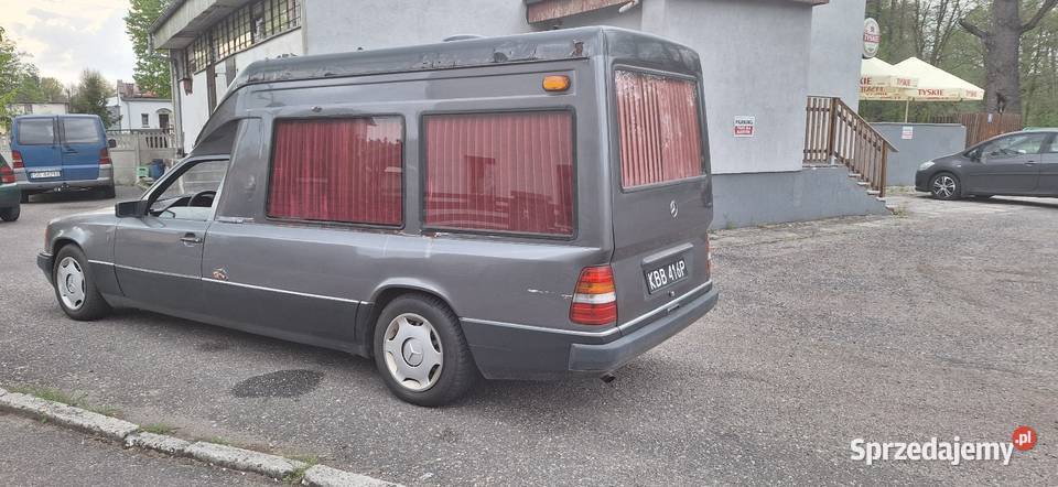 Mercedes w124 karetka karawan kamper Stara Kuźnia