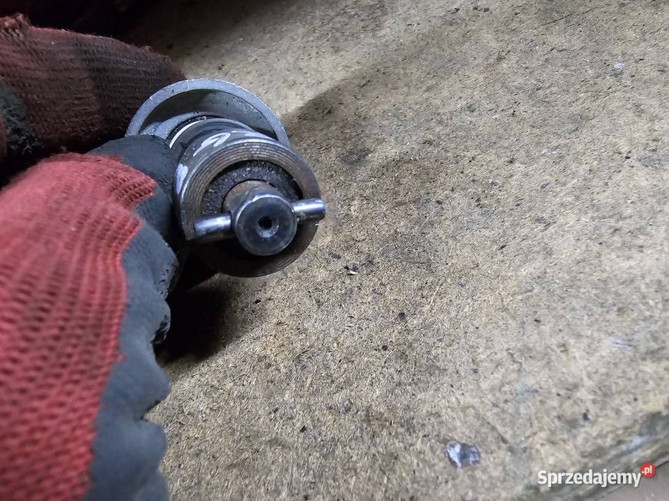 Suzuki RG80 wałek pompy wody pompa wody RG 80 Pozostałe Jelenia Góra