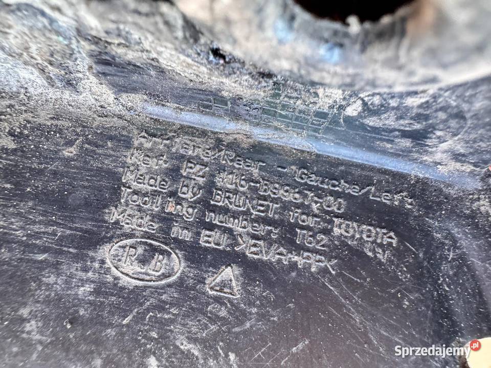 Prawy tylny chlapacz Toyota Yaris 20112020 Listwy i nakładki Brzesko