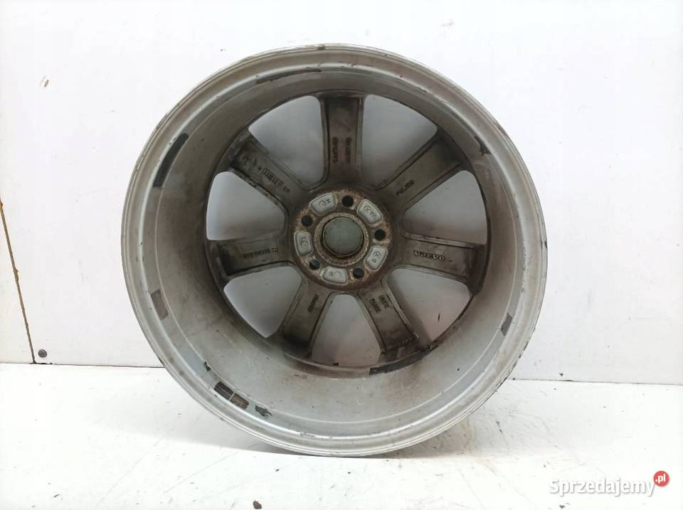 FELGA ALUMINIOWA R17 5X108 ET50 OC62MM 7JX17X50