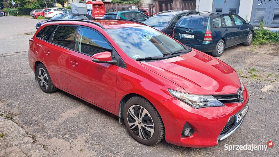 Toyota Auris LPG 30000 netto z polskiego salonu Rzeszów sprzedam