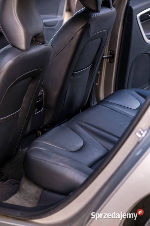 Volvo V60 D6 AWD Plugin Hybrid Summum Puławy