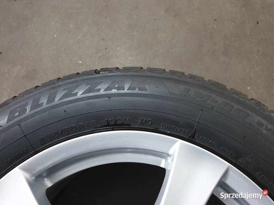 2 23560 R18 103H Bridgestone Blizzak LM80 Evo
