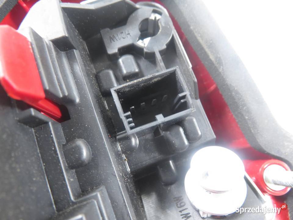 LAMPA PRAWA TYLNA KLAPA VW TOURAN II 1T0945094 małopolskie sprzedam