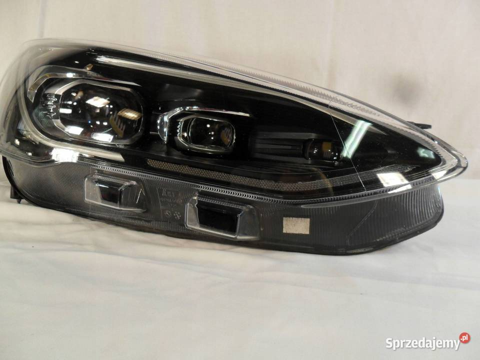 REFLEKTOR PRZÓD STRONA PRAWA FORD FOCUS osobowe Nowy Tomyśl