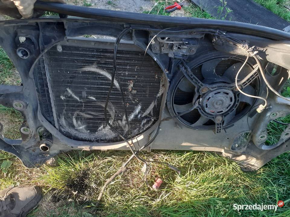 Pas przedni z chłodnica wody Audi A4 B5 19 tdi Części samochodowe
