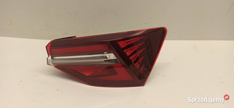 SKODA KAROQ LAMPA PRAWY TYŁ LIFT 57A945208C osobowe